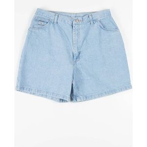 COPY - High waisted wrangler shorts size L-Xl